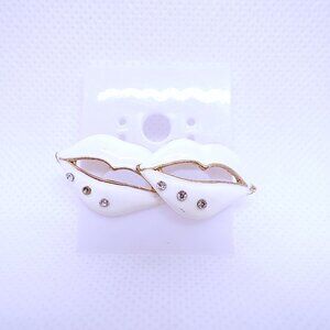 💎4/25💎NOS Vintage Retro 1980s White Enamel Crystal Lips Pierced Stud Earrings